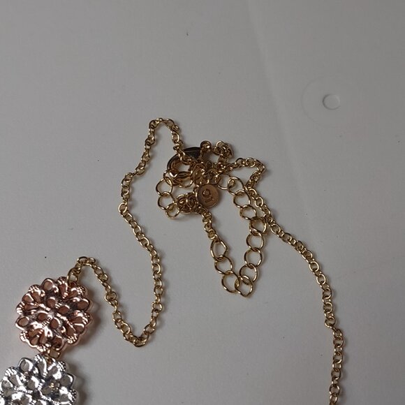 19 Inch Multi Tone Liz Claiborne Necklace - Picture 7 of 8